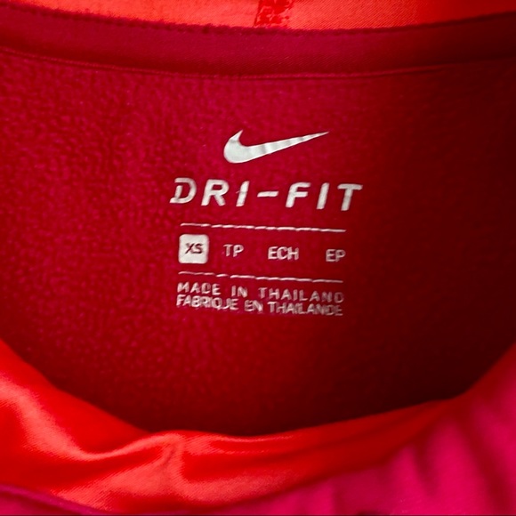Nike red therma Dri-fit training Hoodie, XS - Picture 3 of 6